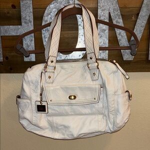 Liz Claiborne Chic White Leather Shoulder Bag